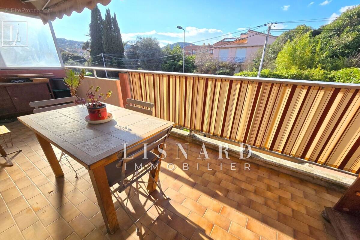 Appartement à VALLAURIS