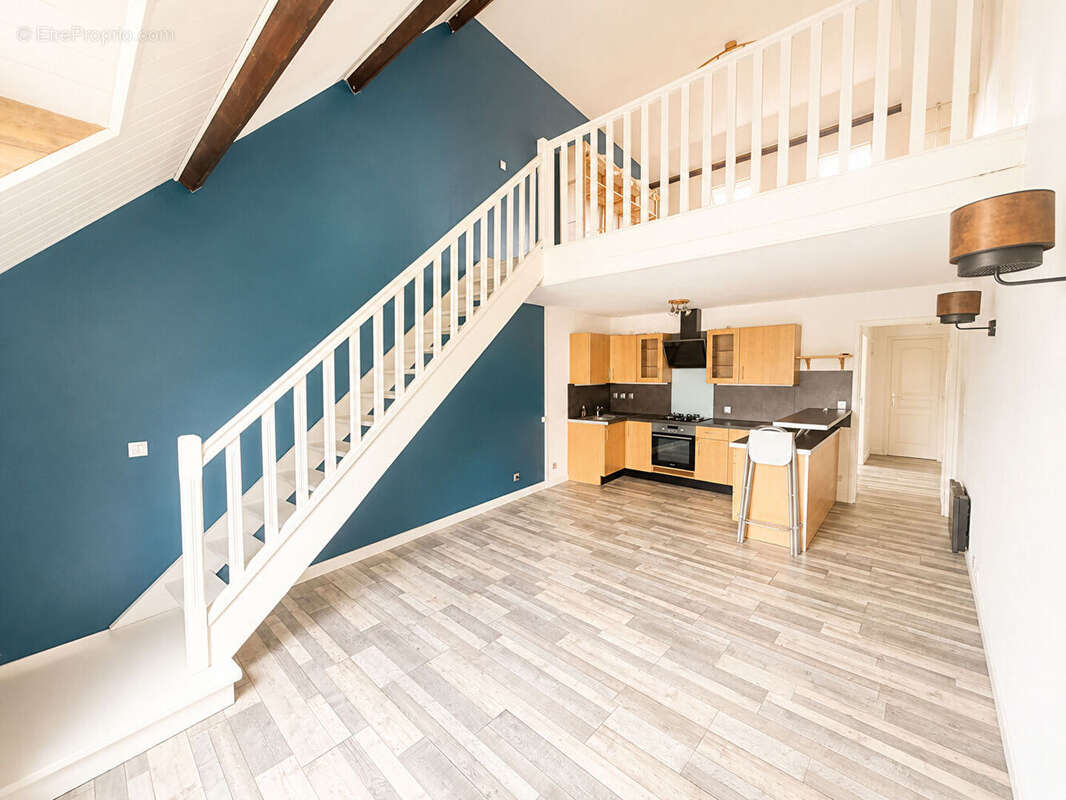 Appartement à LAMORLAYE