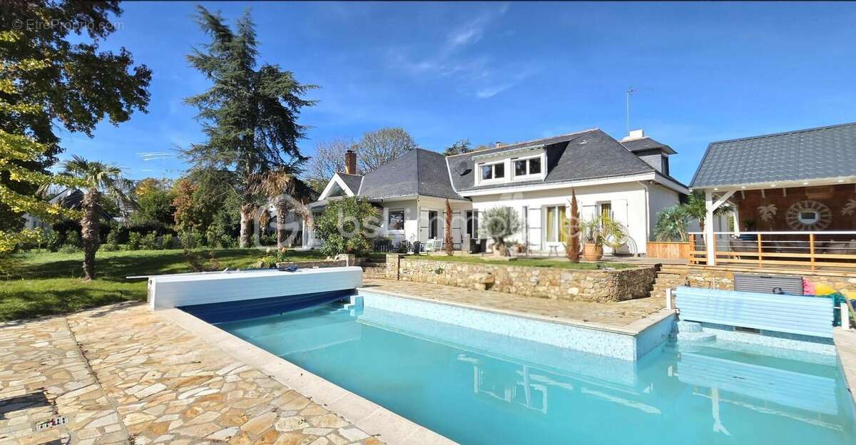 Maison à SAINT-BARTHELEMY-D'ANJOU