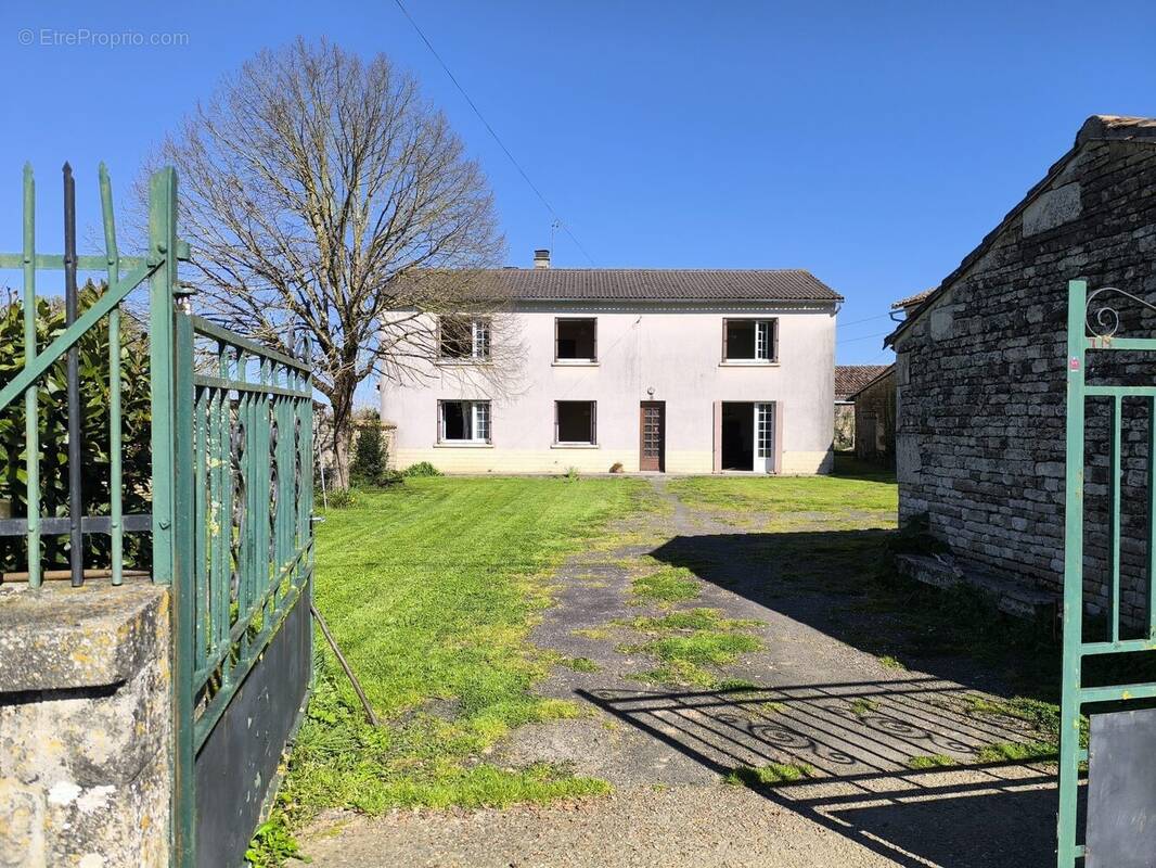 Maison à VILLEMAIN