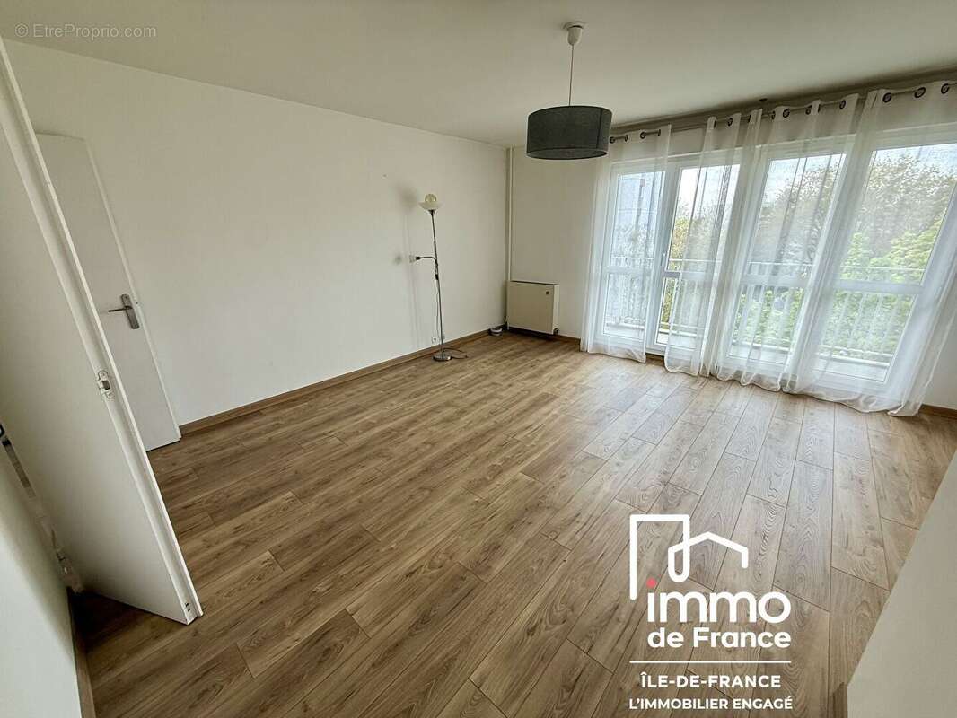 Appartement à SACLAS