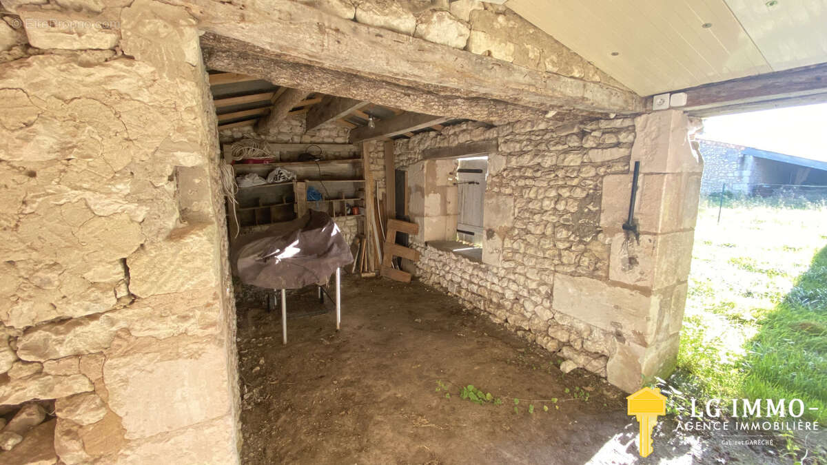 Maison à CHENAC-SAINT-SEURIN-D'UZET