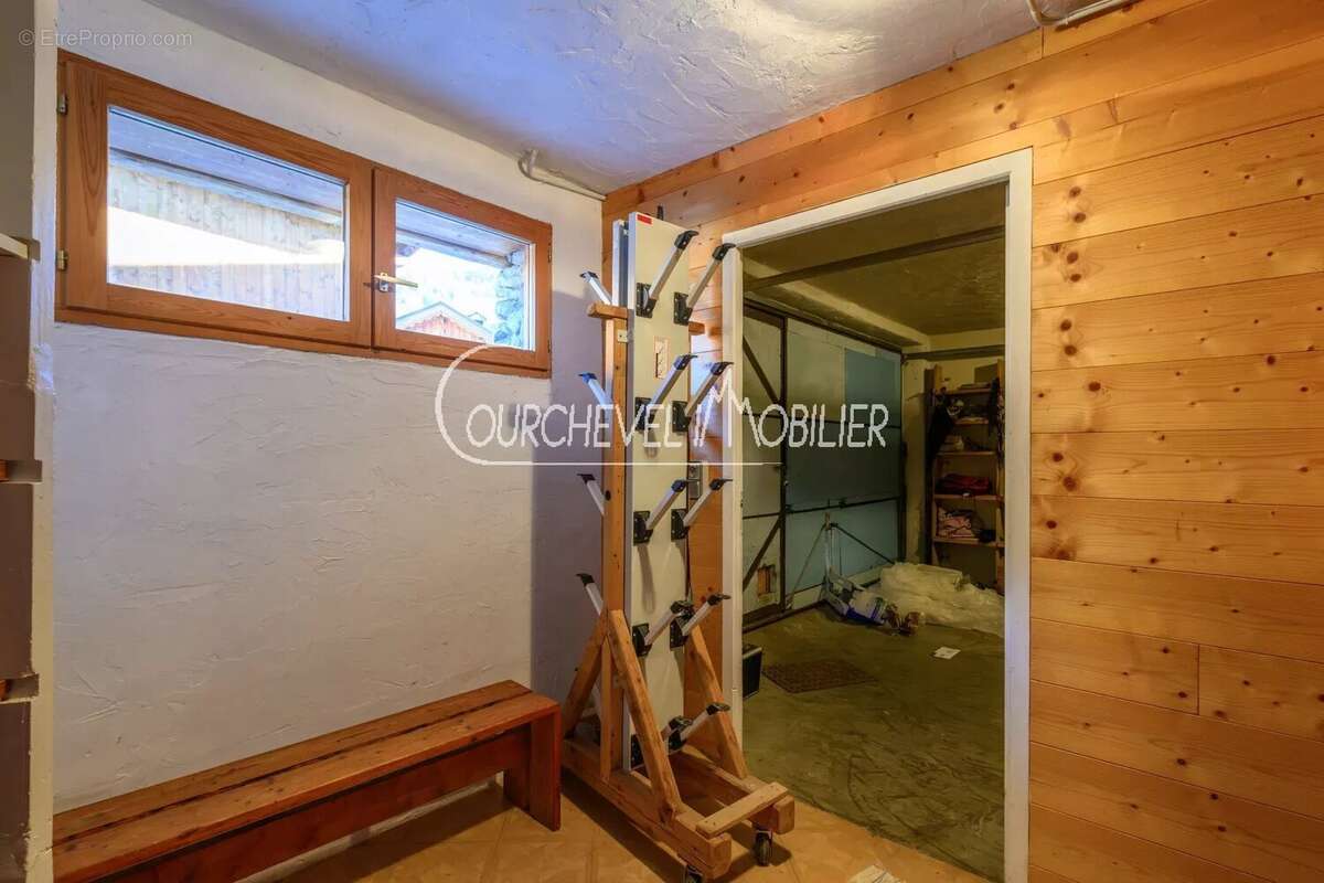 Maison à LES ALLUES