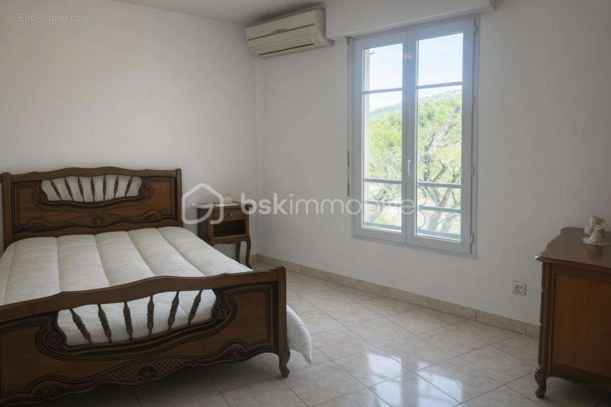 Appartement à SIX-FOURS-LES-PLAGES