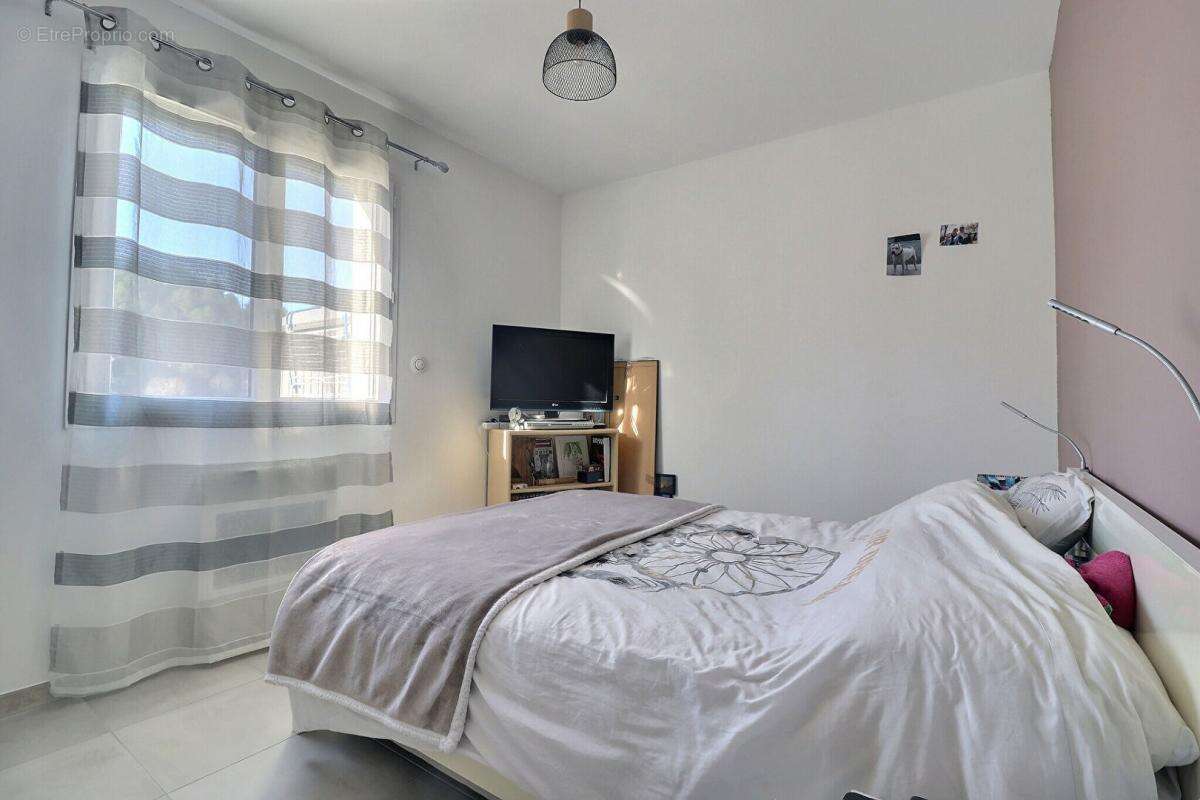 Maison à LARGENTIERE