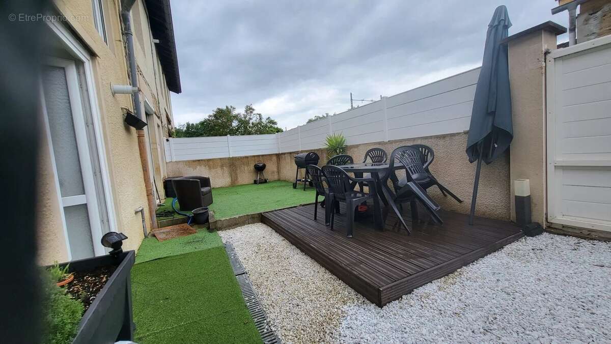 Appartement à LA CHAPELLE-DE-GUINCHAY