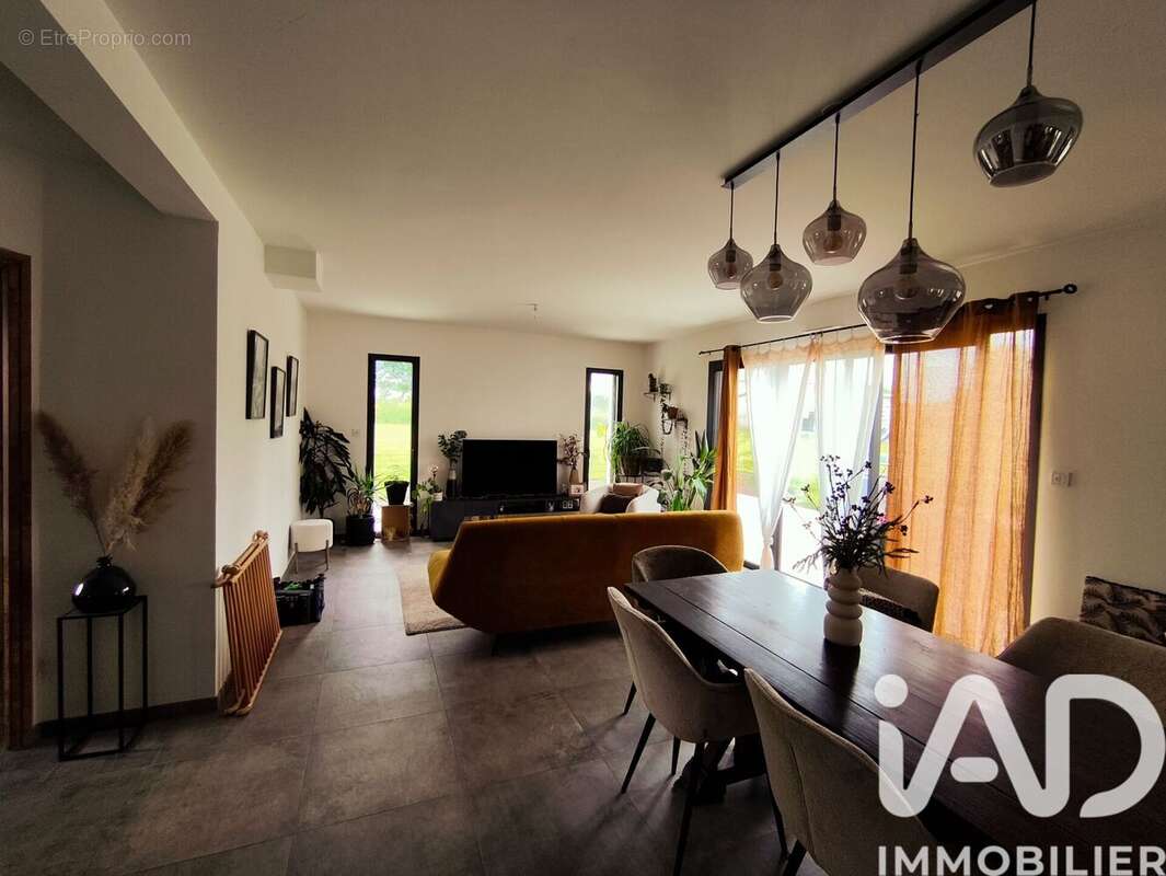 Photo 3 - Maison à PLUMELIAU