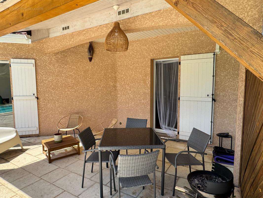 Maison entièrement rénovée avec piscine - photo 6