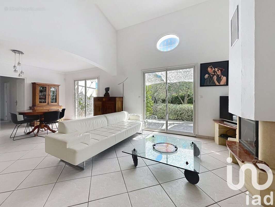 Photo 3 - Maison à LE CASTELLET