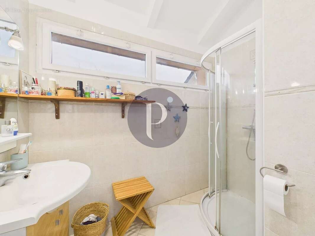 Maison à VERRIERES-LE-BUISSON