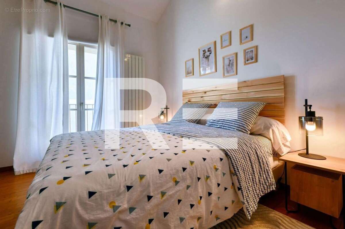 Splendide chai réhabilité de 166m2, piscine, double garage - photo 10