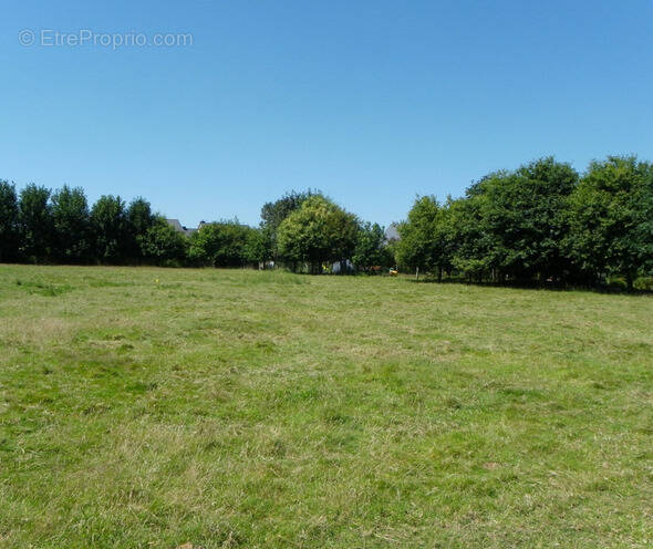 Terrain à ROUFFIGNAC-SAINT-CERNIN-DE-REILHAC