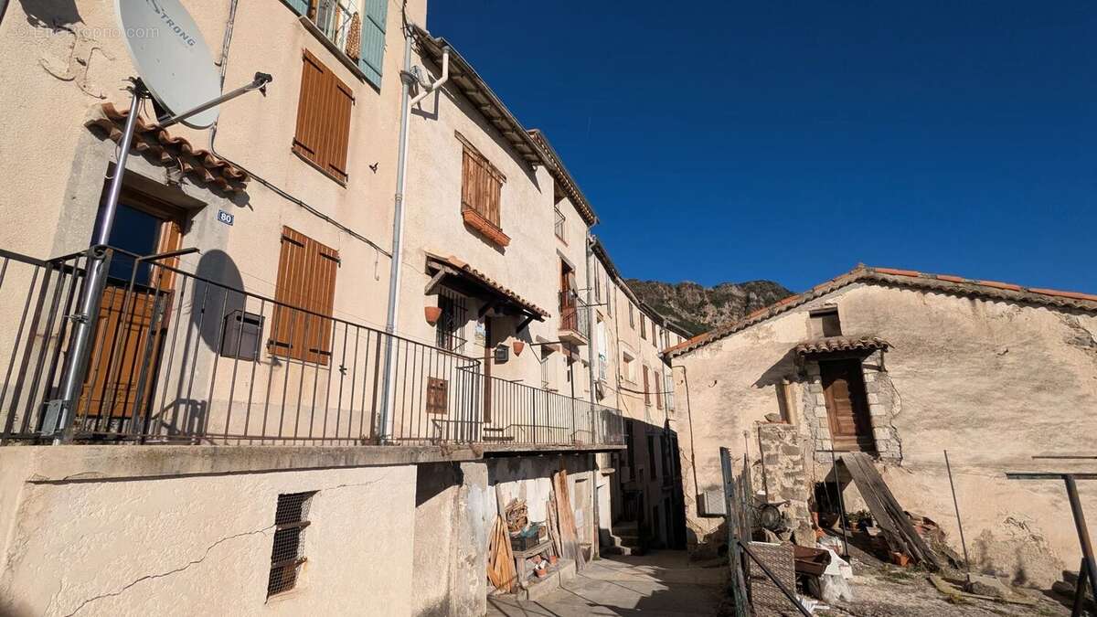 Appartement à GILETTE