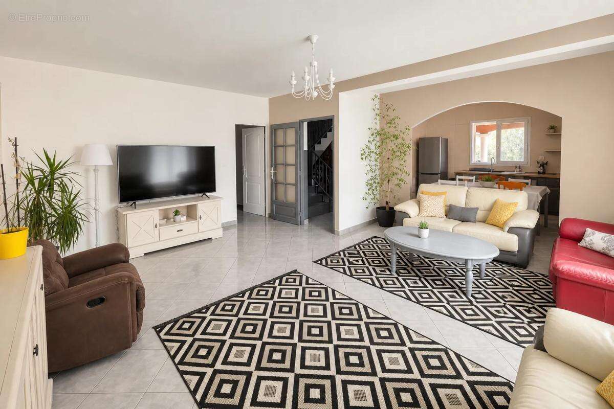 Maison lumineuse de 153 m² avec jardin à Montélimar - photo 4