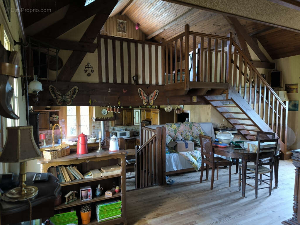 Maison à SAINT-PEREUSE