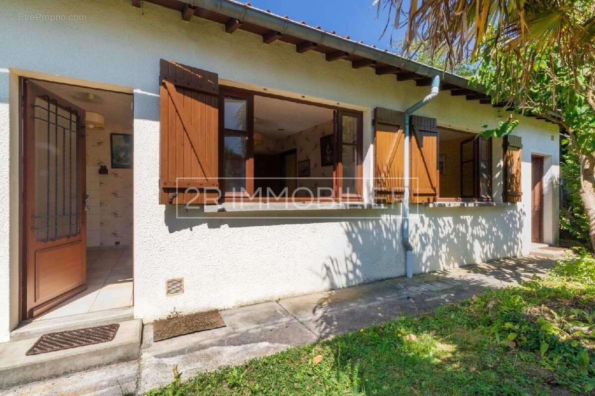 Maison à CONCHES-SUR-GONDOIRE