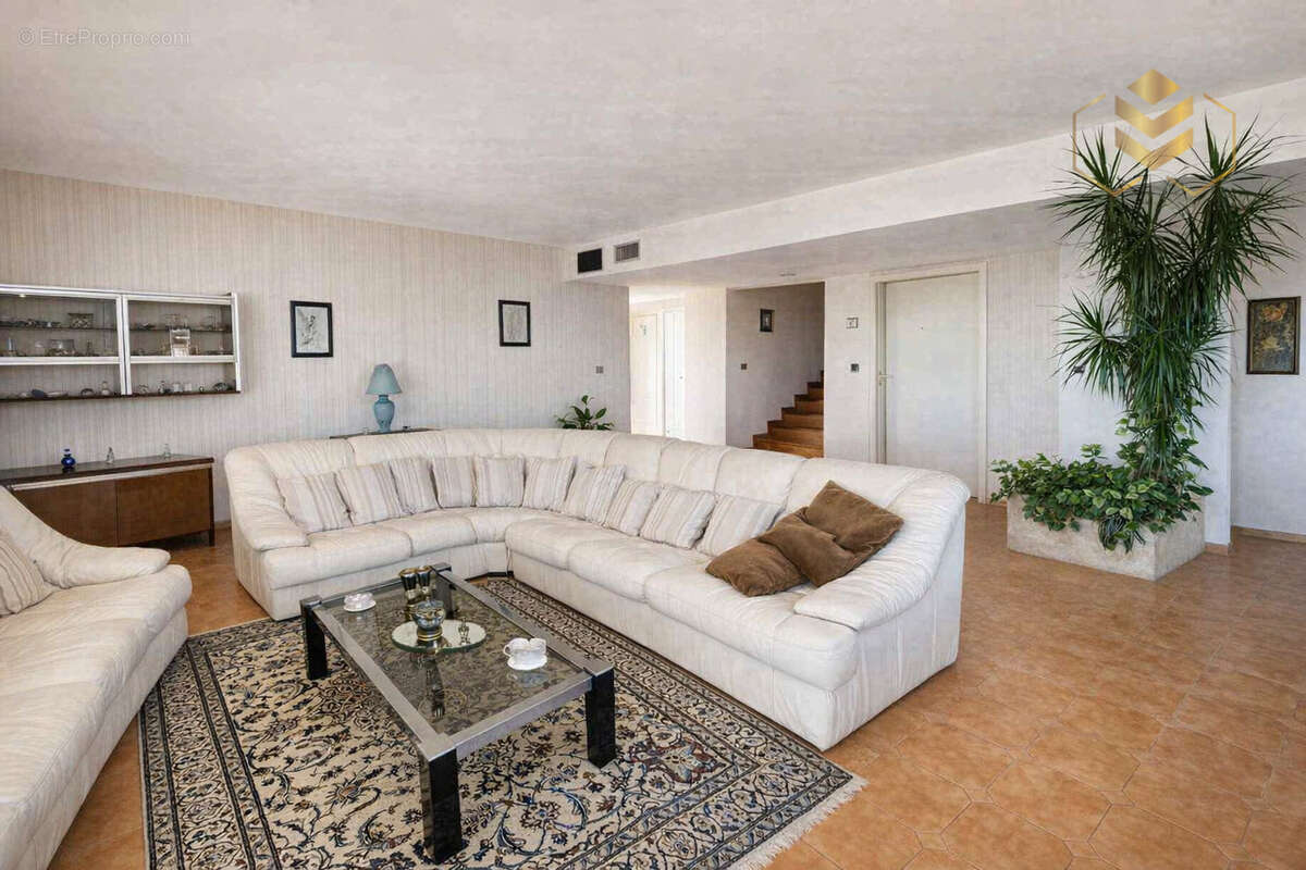 Appartement à ROQUEBRUNE-CAP-MARTIN