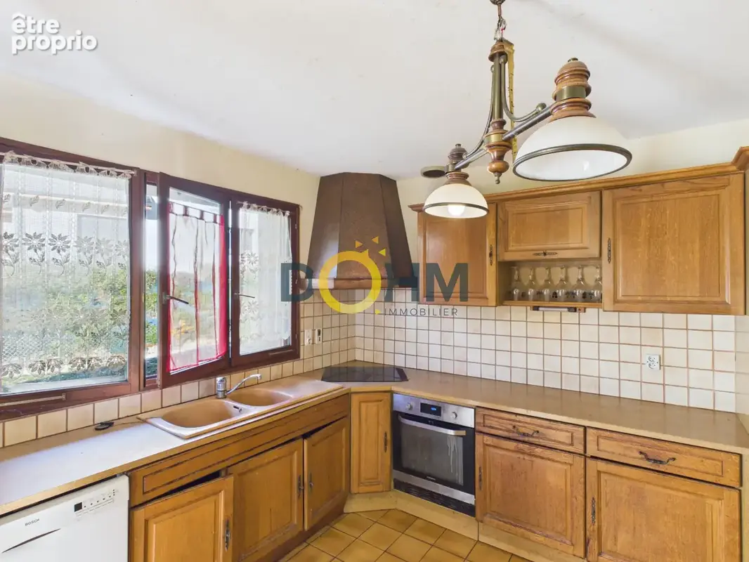 Maison familiale lumineuse de 183 m2  sur terrain de 786 m2 a saint jean d'arvey - photo 9
