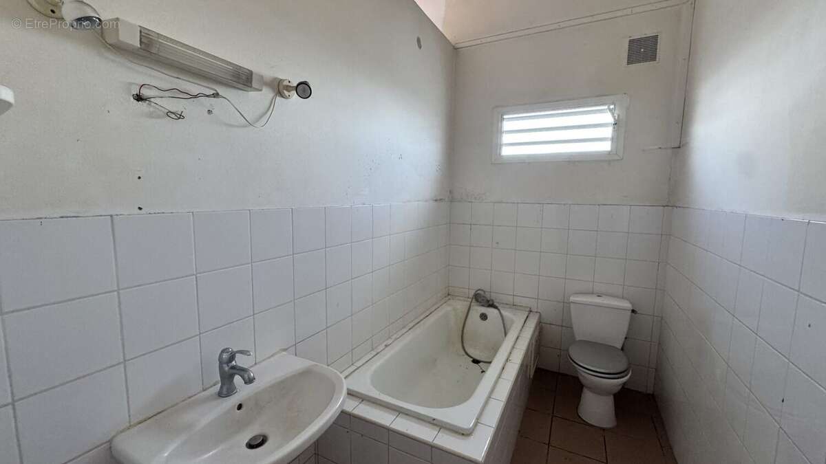 Appartement à LES AVIRONS