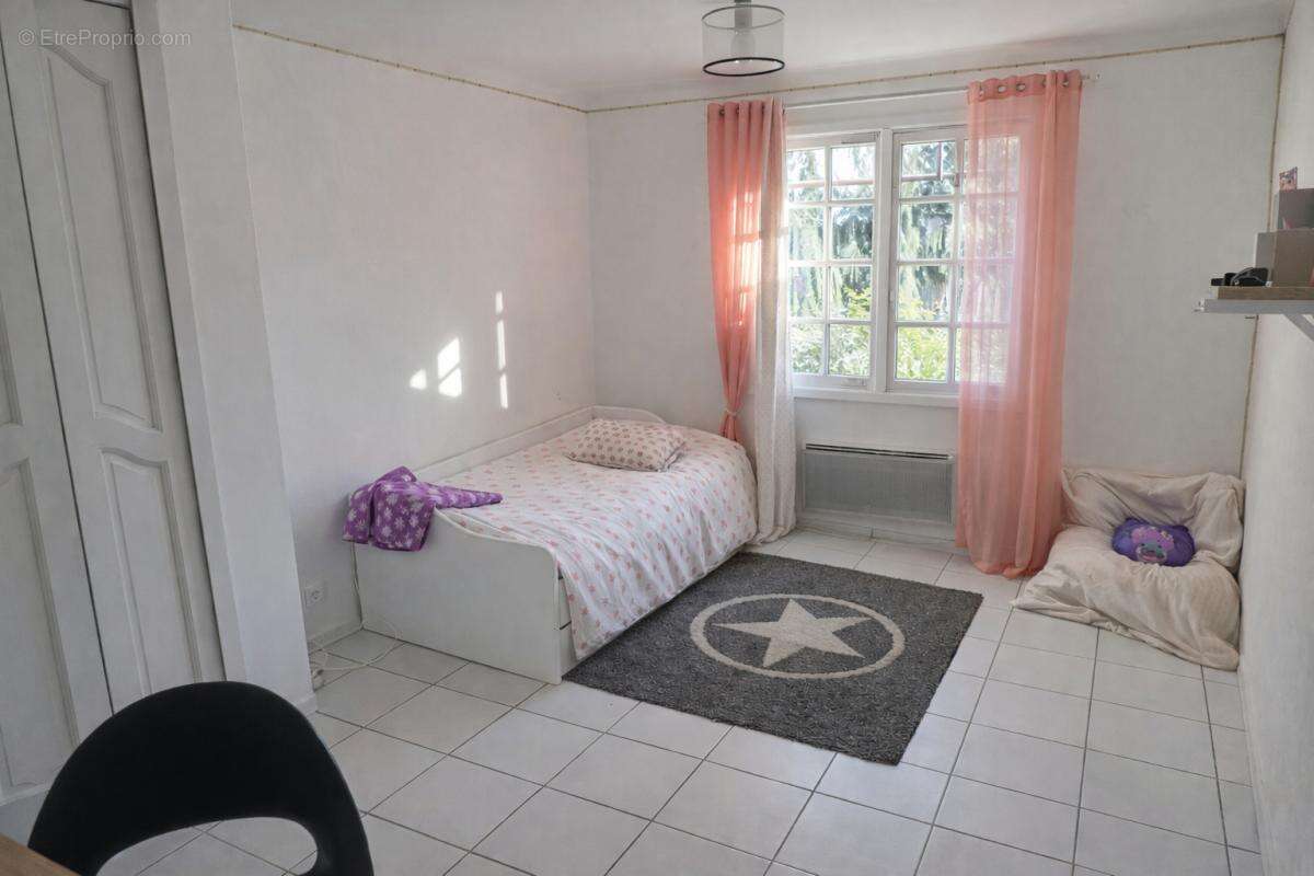 Maison à LE MUY