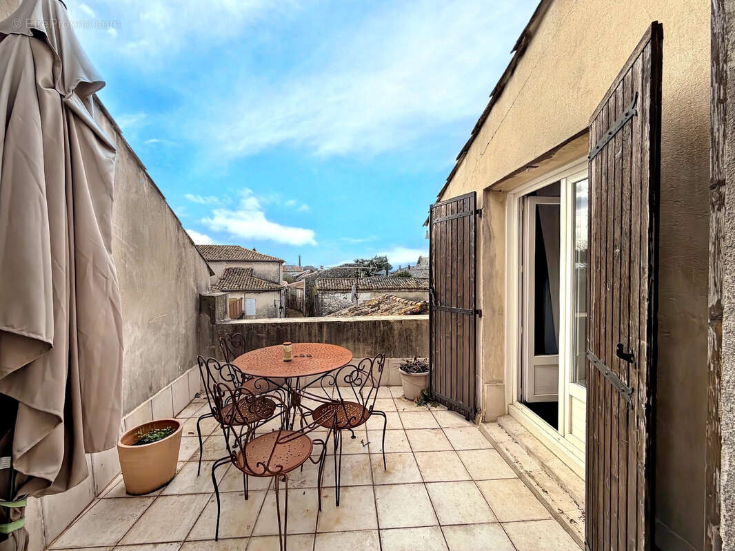 Maison à VILLEVIEILLE
