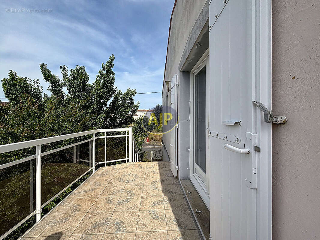 Appartement à TONNAY-CHARENTE