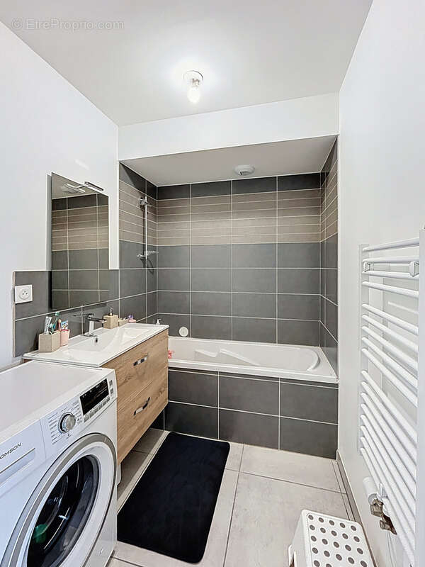 Appartement à MORNANT