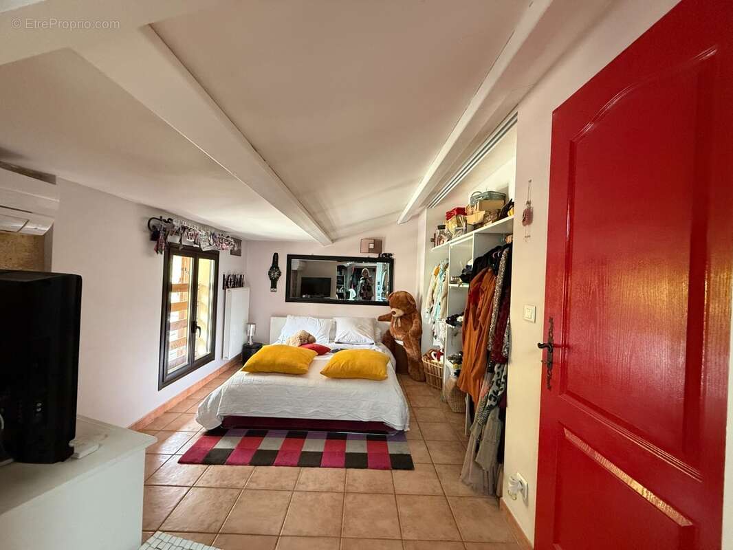 A vendre  Anduze Mas en pierre 10 pièces 446 m2 dont 1 appart.132m2 + Piscine et Bassin naturel parking 20 voitures - photo 12
