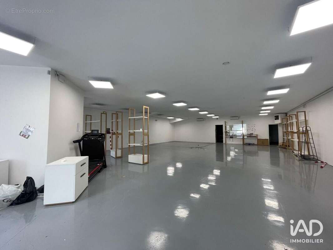 Photo 3 - Commerce à ECHIROLLES