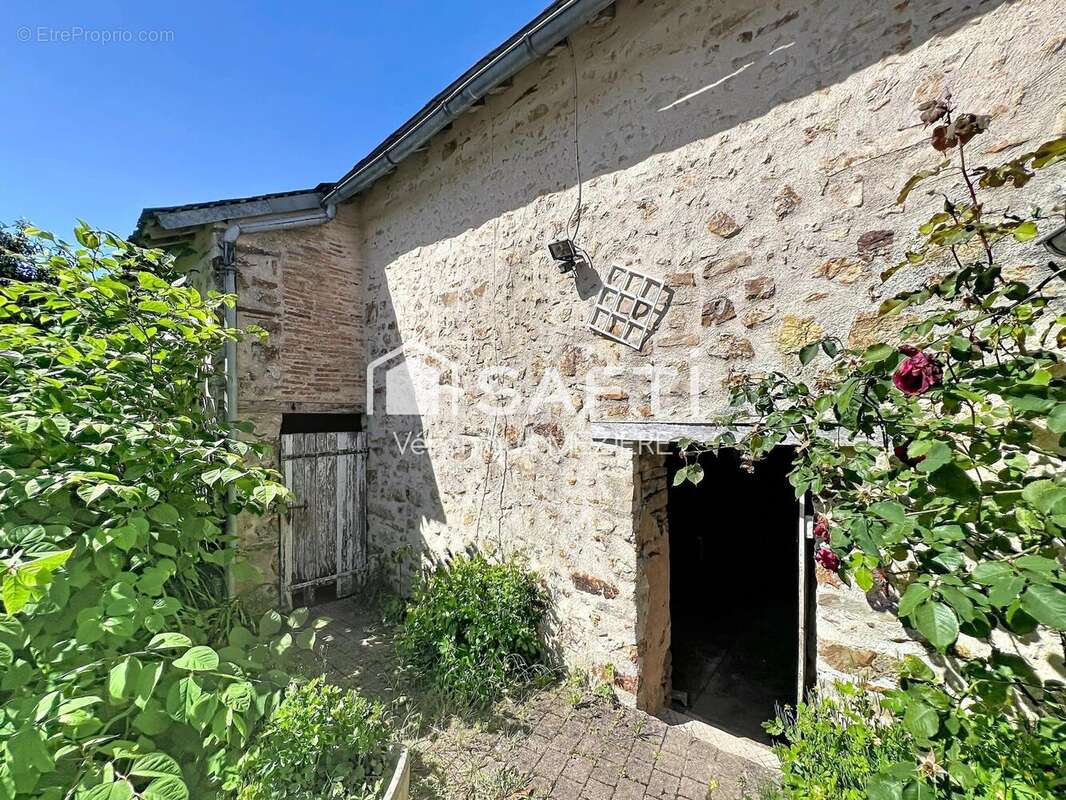 Photo 5 - Maison à NEUVILLETTE-EN-CHARNIE