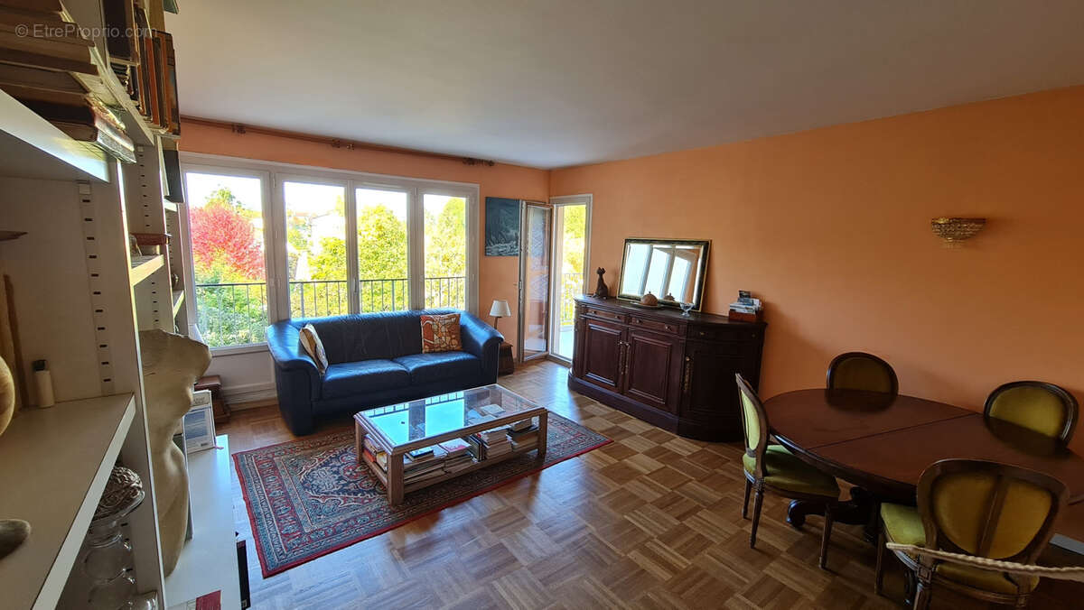 Appartement à BURES-SUR-YVETTE