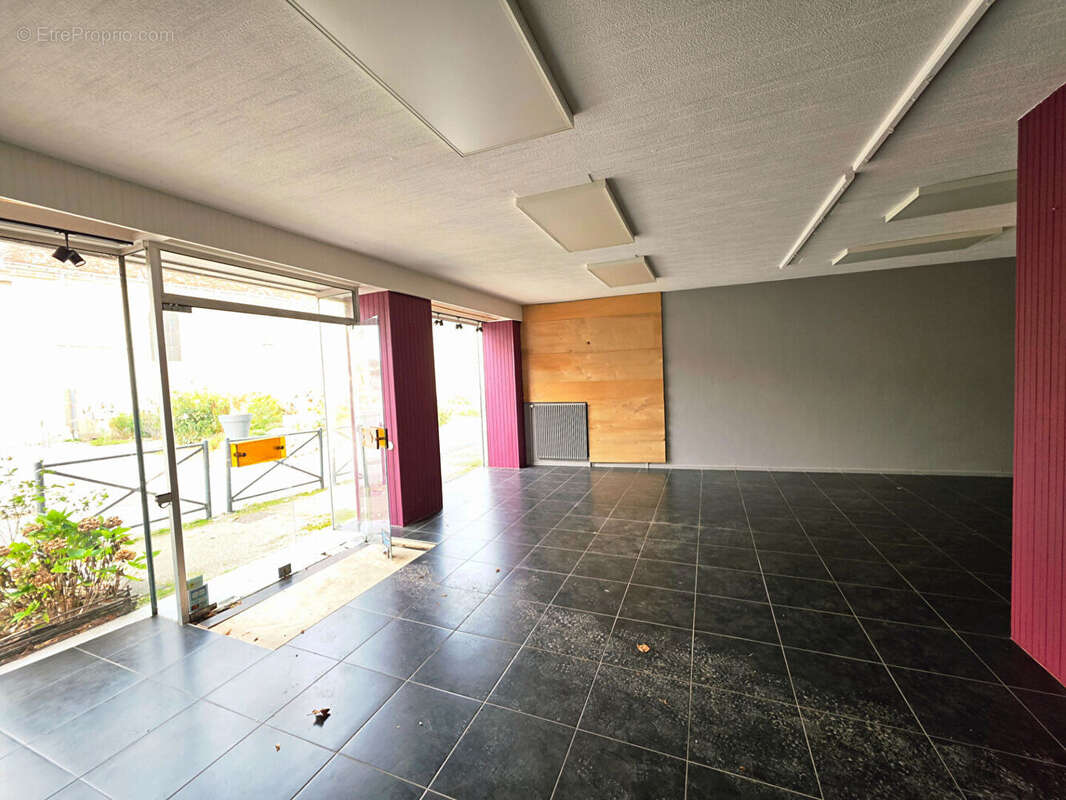 Commerce à LE THEIL