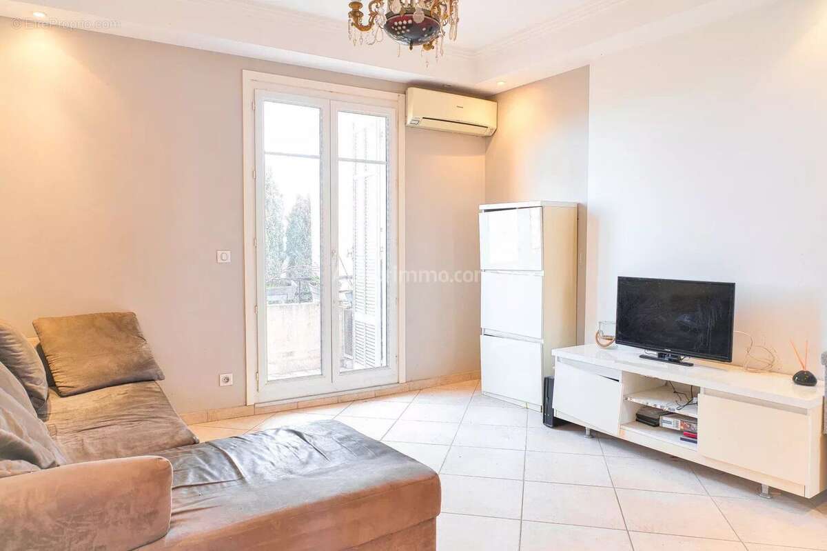 Appartement à VILLENEUVE-LOUBET