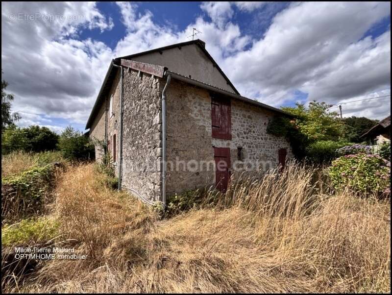 Ensemble immobilier à rénover à SAINT DIZIER LEYRENNE (23) - photo 30