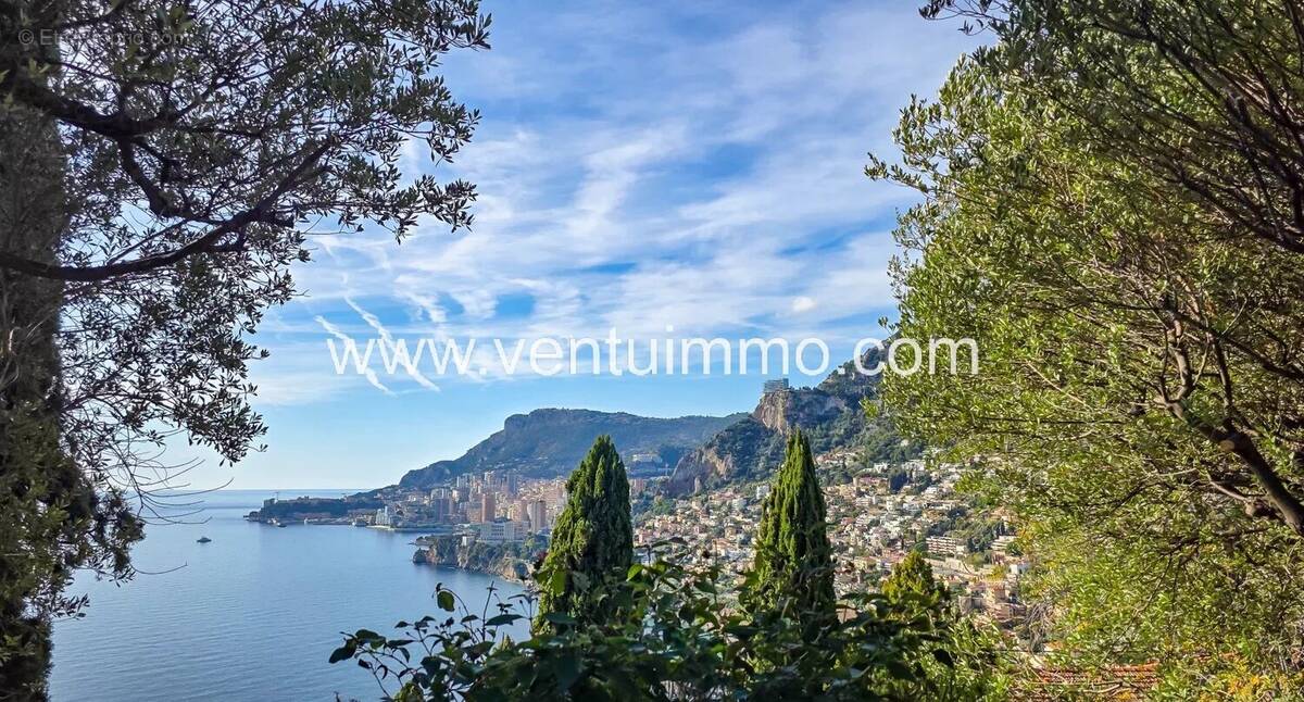 Appartement à ROQUEBRUNE-CAP-MARTIN
