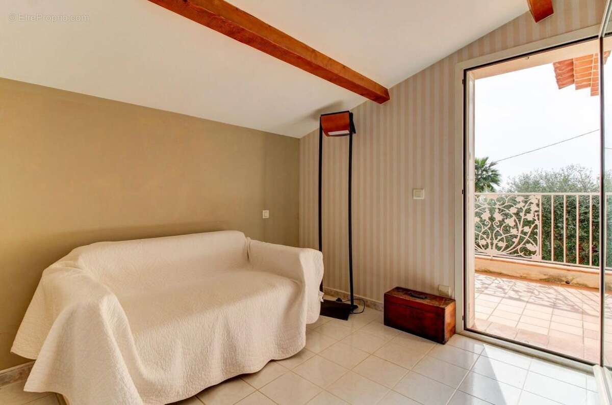 Maison à VALLAURIS