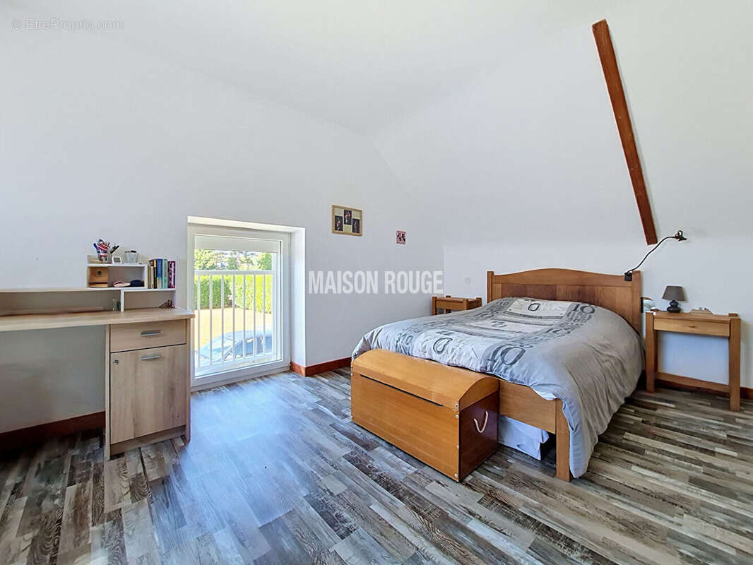 Une maison de caractère à Hillion avec dépendance et jardin - photo 7