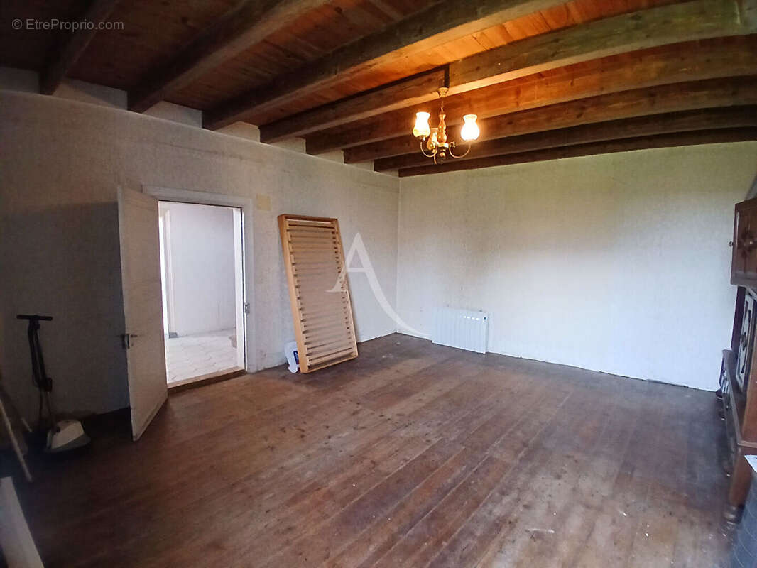 Maison à CRAZANNES