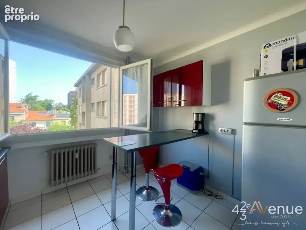 Appartement 68 m² à Saint-Etienne  - photo 4