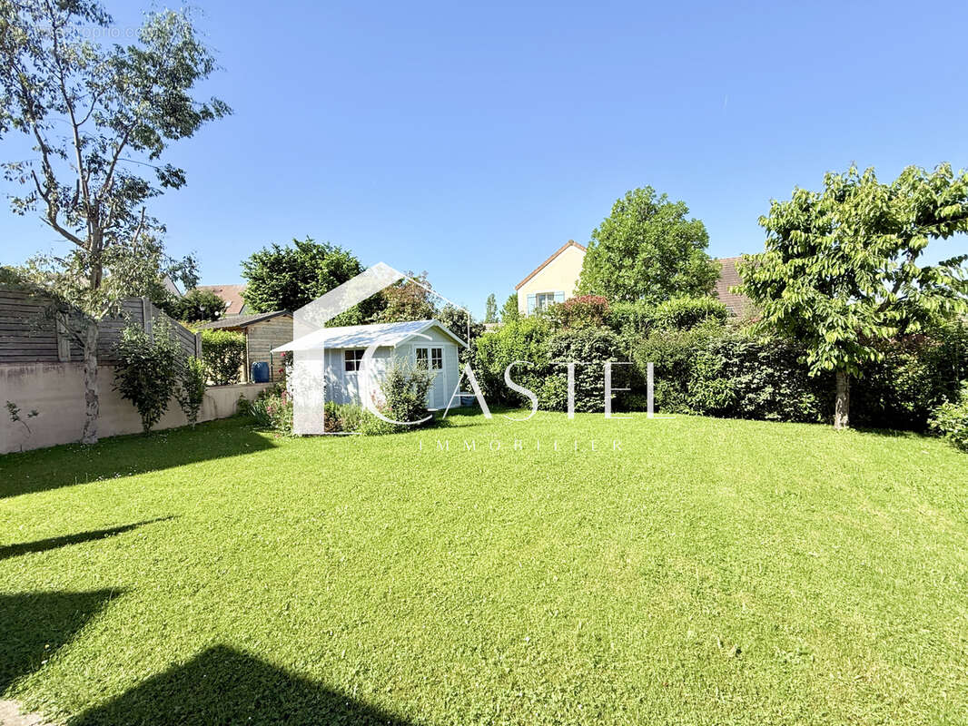 Maison à MORAINVILLIERS