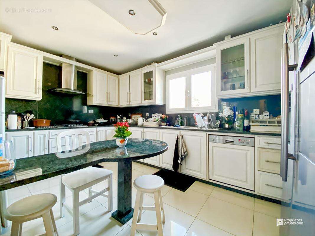 Maison à AMBARES-ET-LAGRAVE