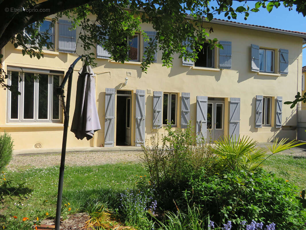 Maison à VIC-EN-BIGORRE