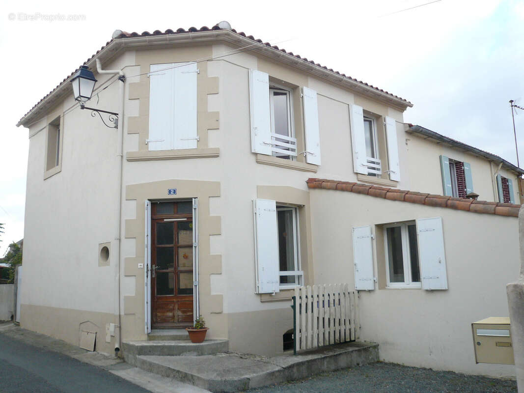 Maison à SIGOURNAIS