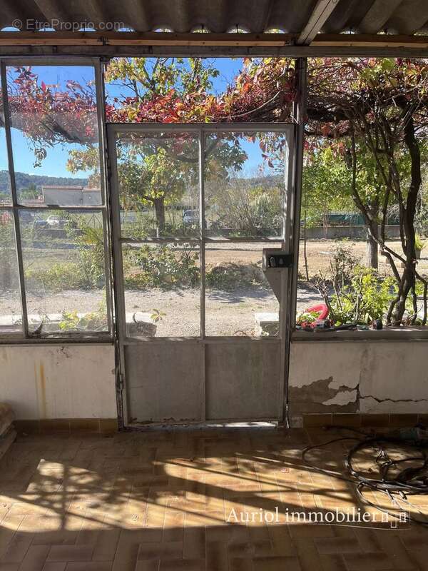 DRAGUIGNAN Corps de Ferme à rénover 6 pièces 130 m2 sur terrain clos de 700 m2 - photo 6