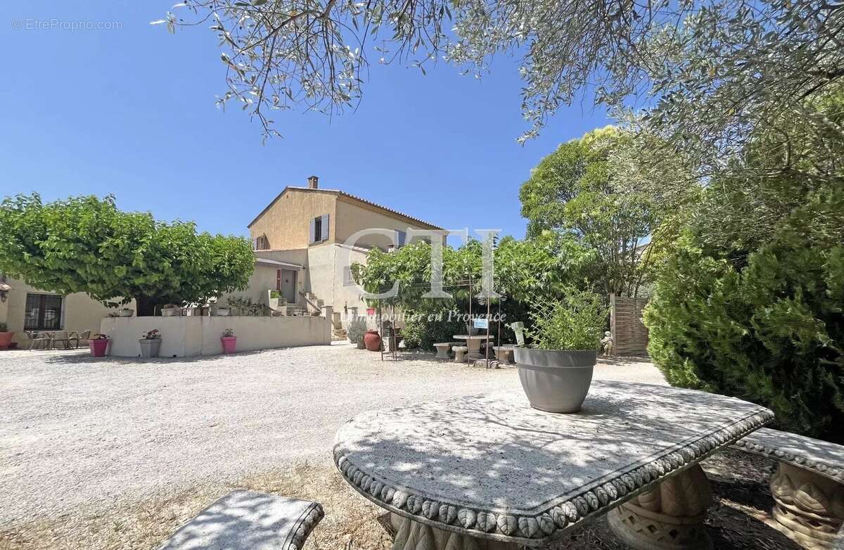 Maison à VAISON-LA-ROMAINE