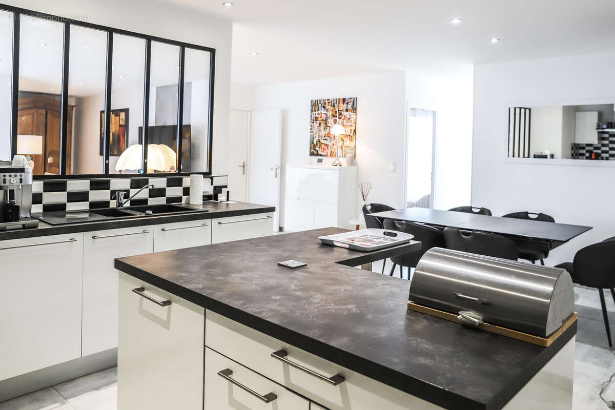 Maison à VAUX-SUR-MER