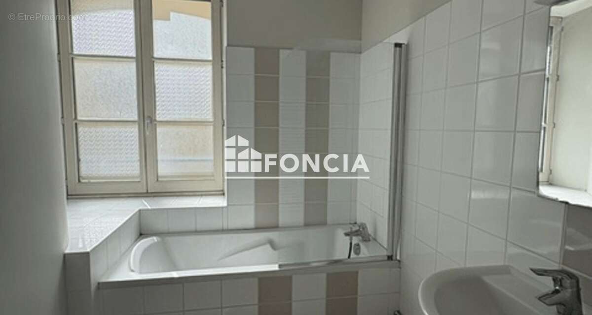 SEDAN CENTRE : Magnifique appartement 4 pièces de 81m2 - photo 11