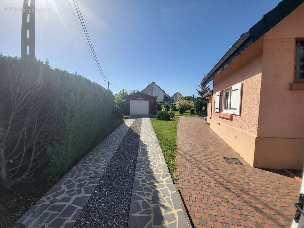 Maison 86 m² à Rehon  - photo 4