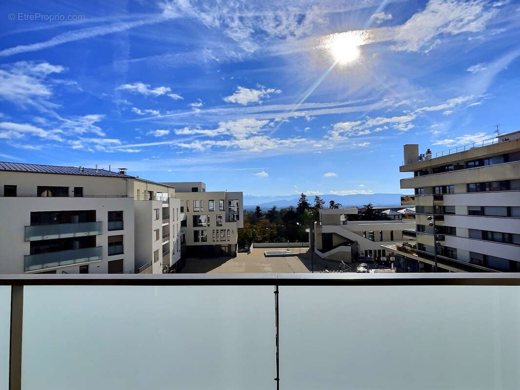 Appartement dernier étage avec trois chambres et deux terrasses - DEUX GARAGES - photo 6