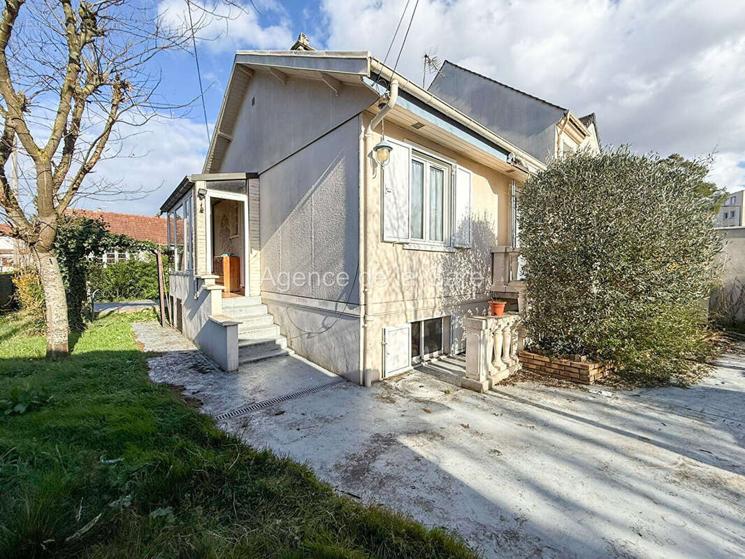 Maison à SARTROUVILLE